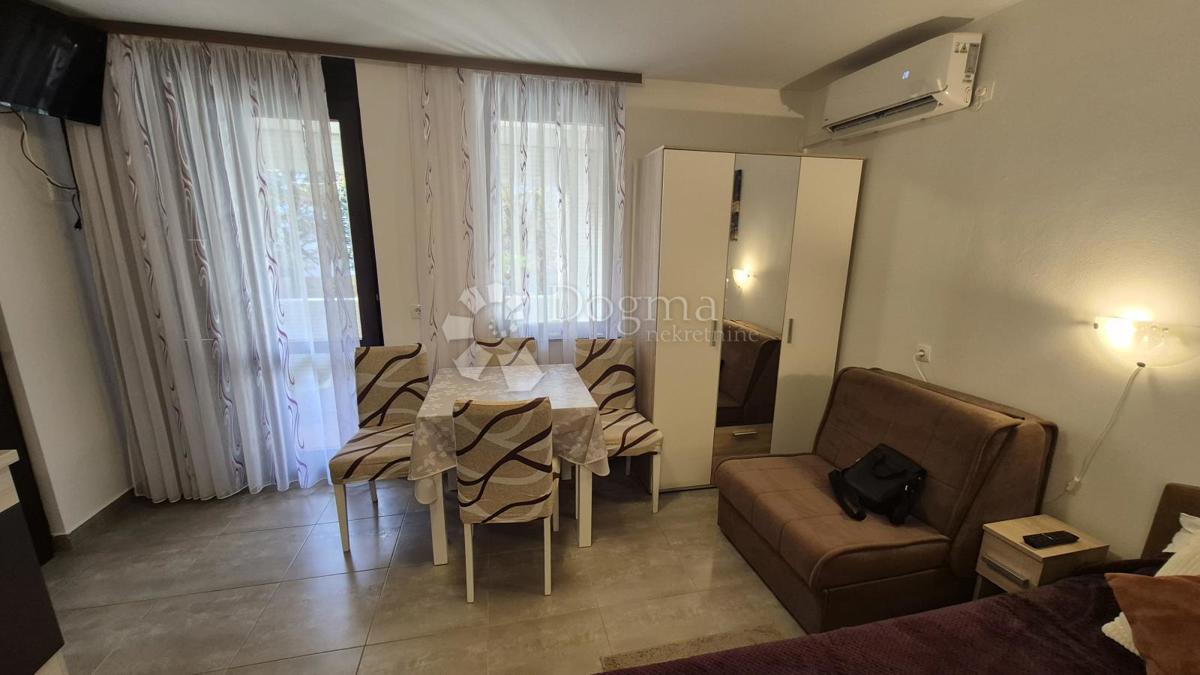 Enosobno stanovanje 50 m od morja