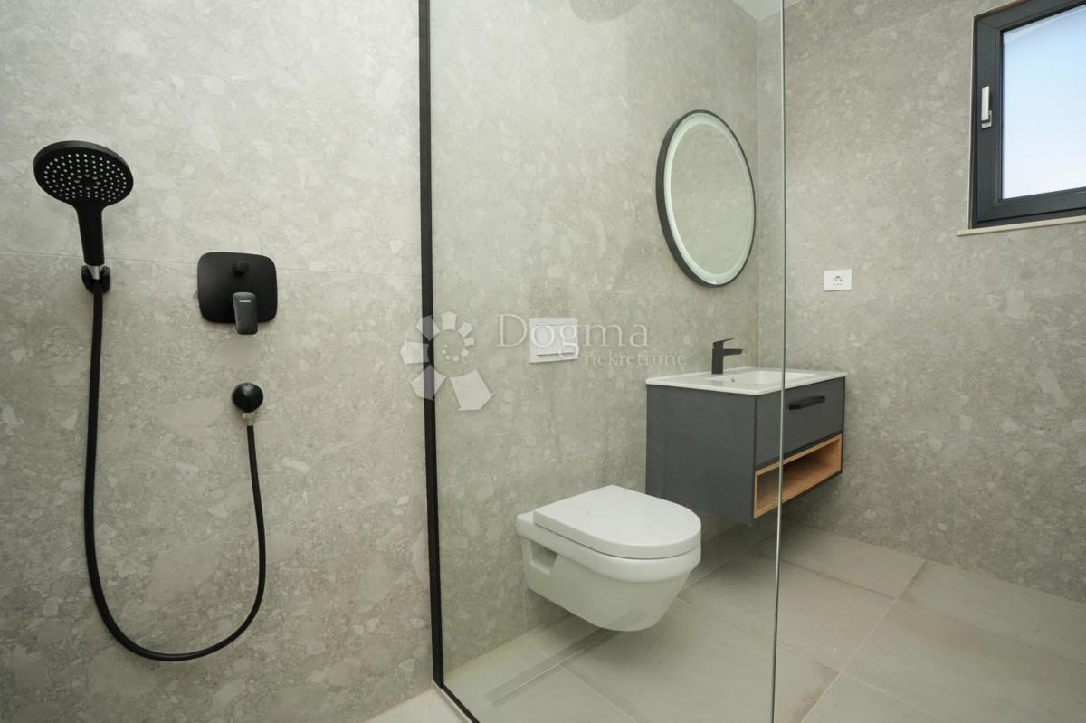 Hiša Žminj, 170,01m2