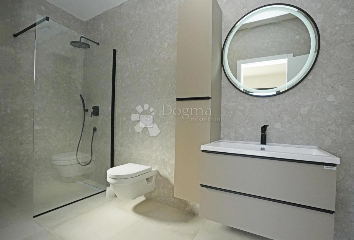 Hiša Žminj, 170,01m2