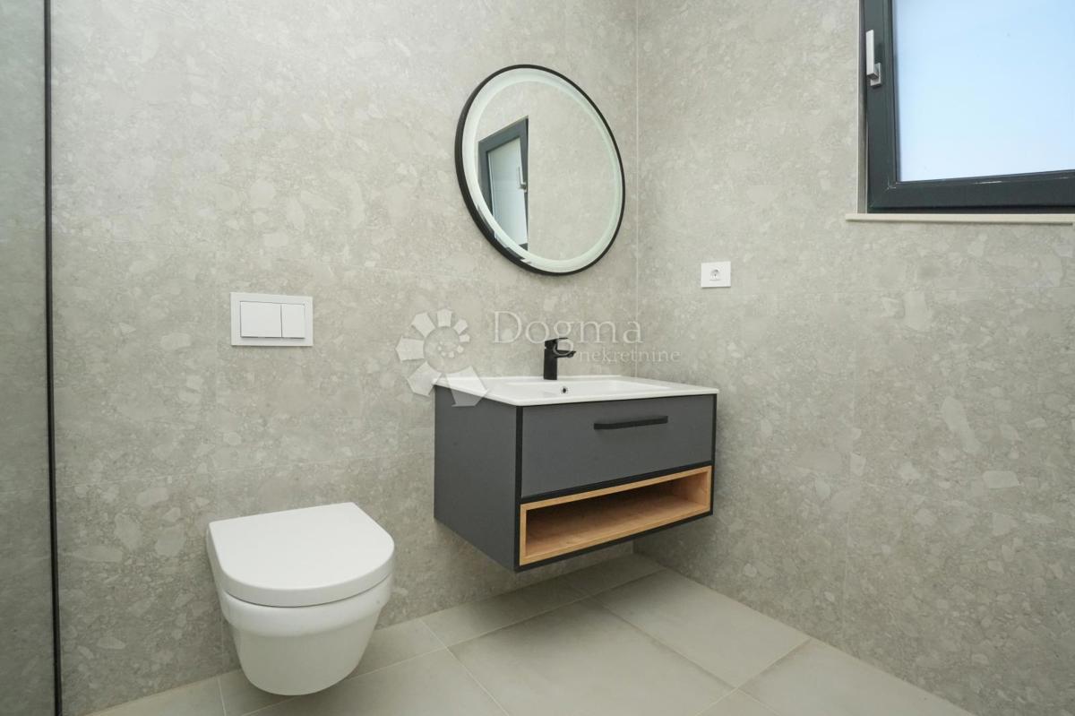 Hiša Žminj, 170,01m2