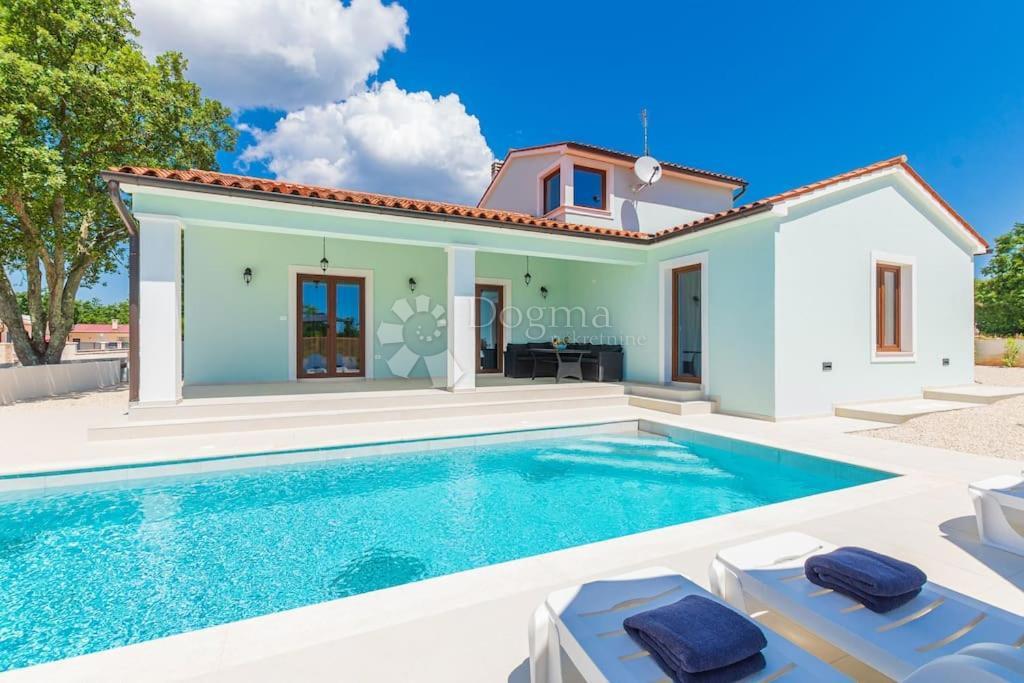 Hiša Svetvinčenat, 160m2