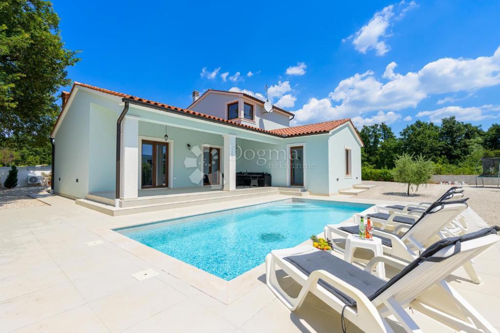 Hiša Svetvinčenat, 160m2