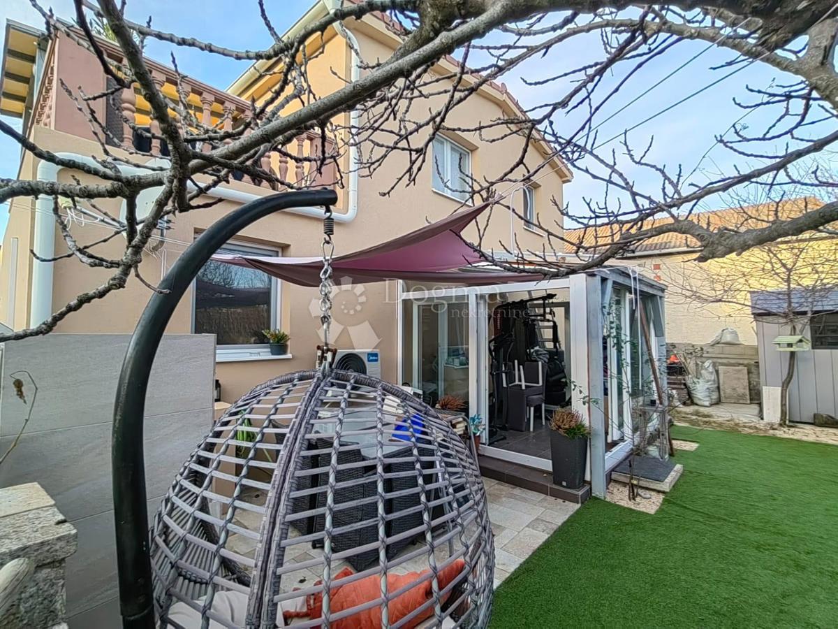 HIŠA NA PRODAJ OTOK VIR