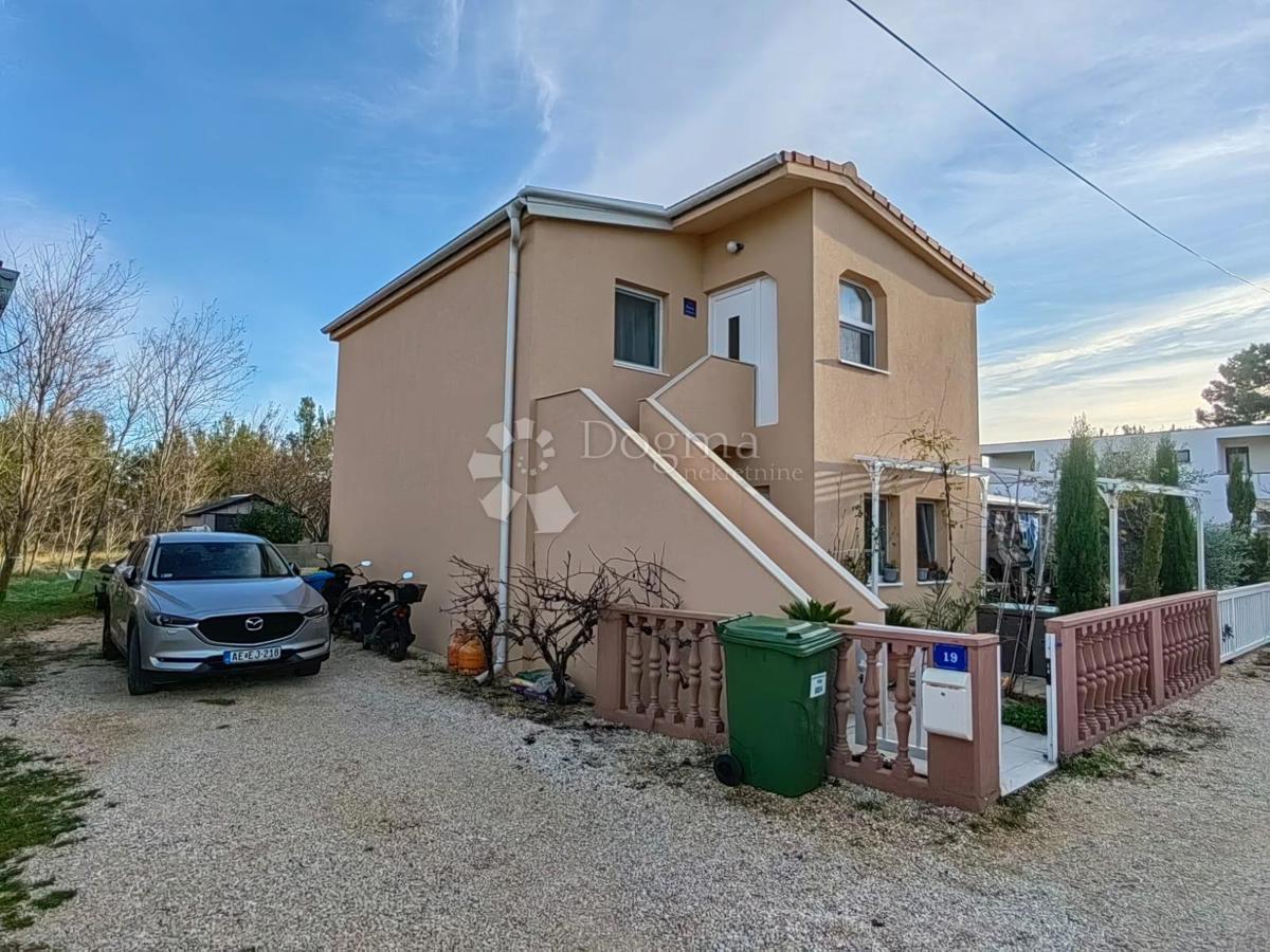 HIŠA NA PRODAJ OTOK VIR