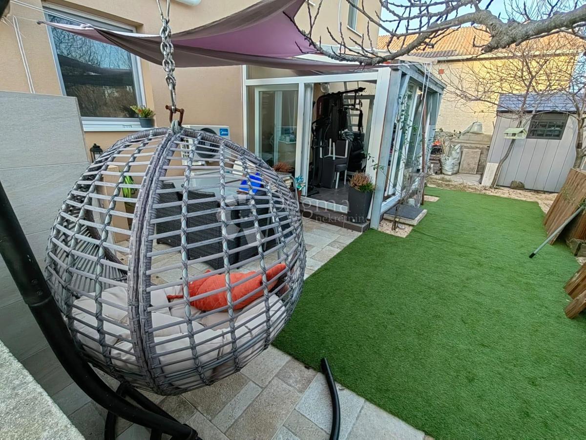 HIŠA NA PRODAJ OTOK VIR