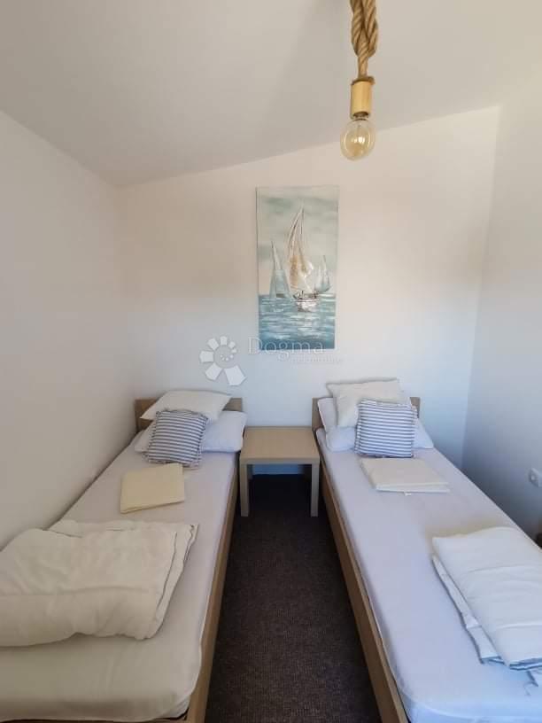 HIŠA NA PRODAJ OTOK VIR