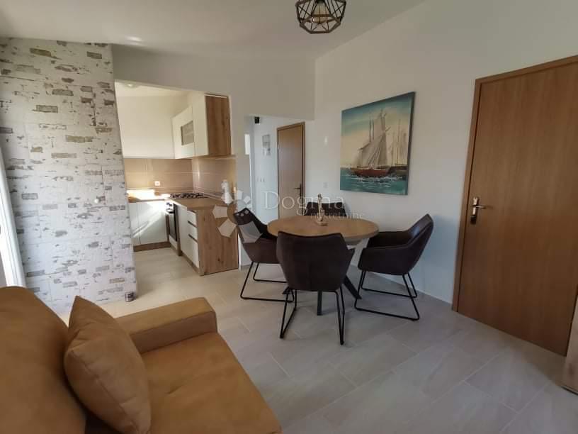 HIŠA NA PRODAJ OTOK VIR