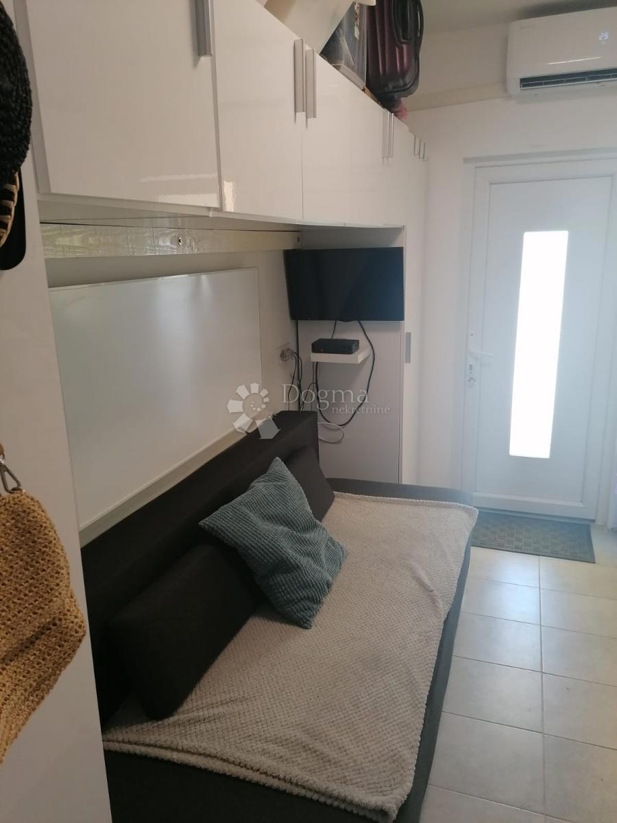 HIŠA NA PRODAJ OTOK VIR