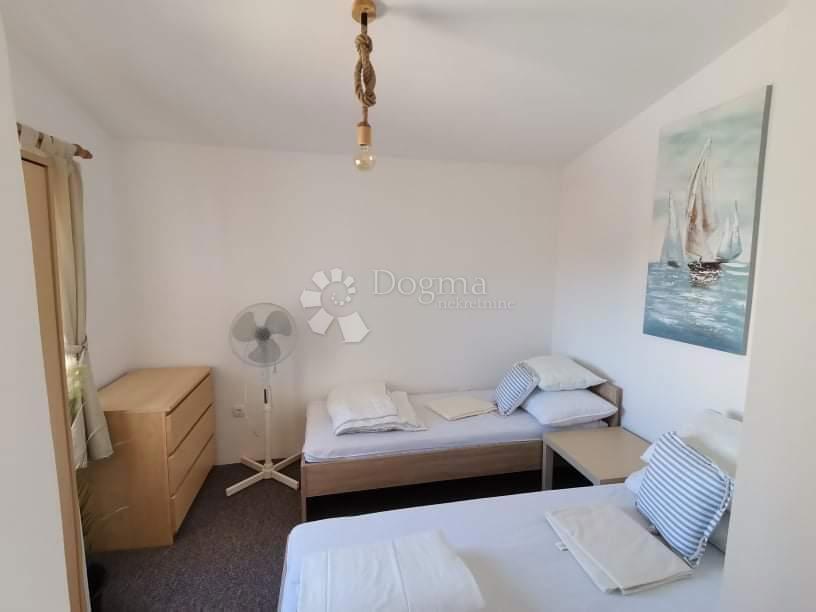 HIŠA NA PRODAJ OTOK VIR