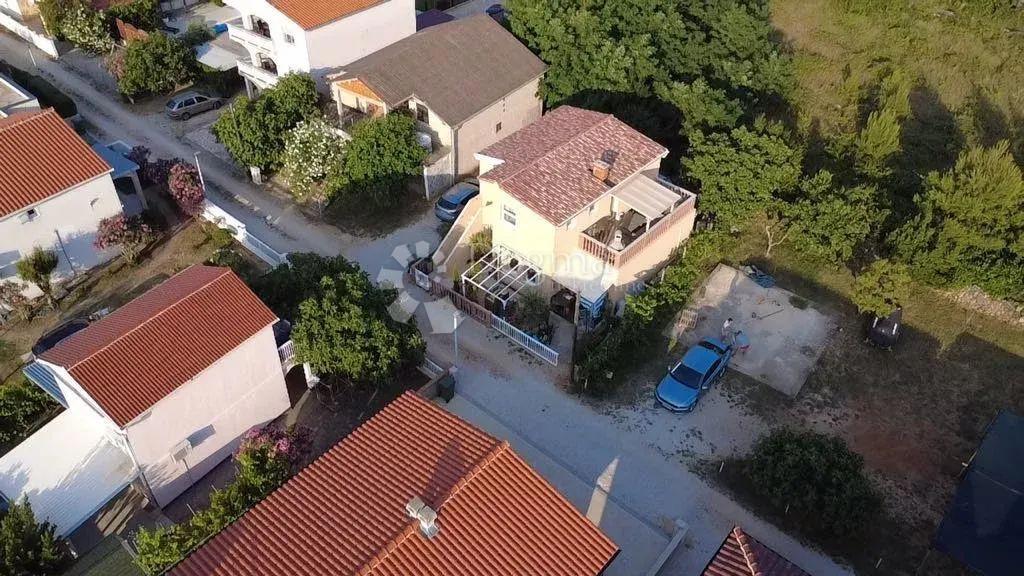 HIŠA NA PRODAJ OTOK VIR