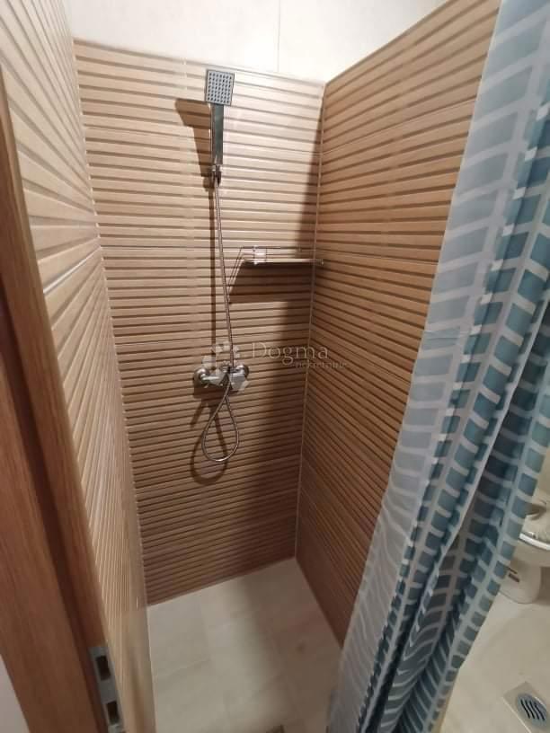 HIŠA NA PRODAJ OTOK VIR