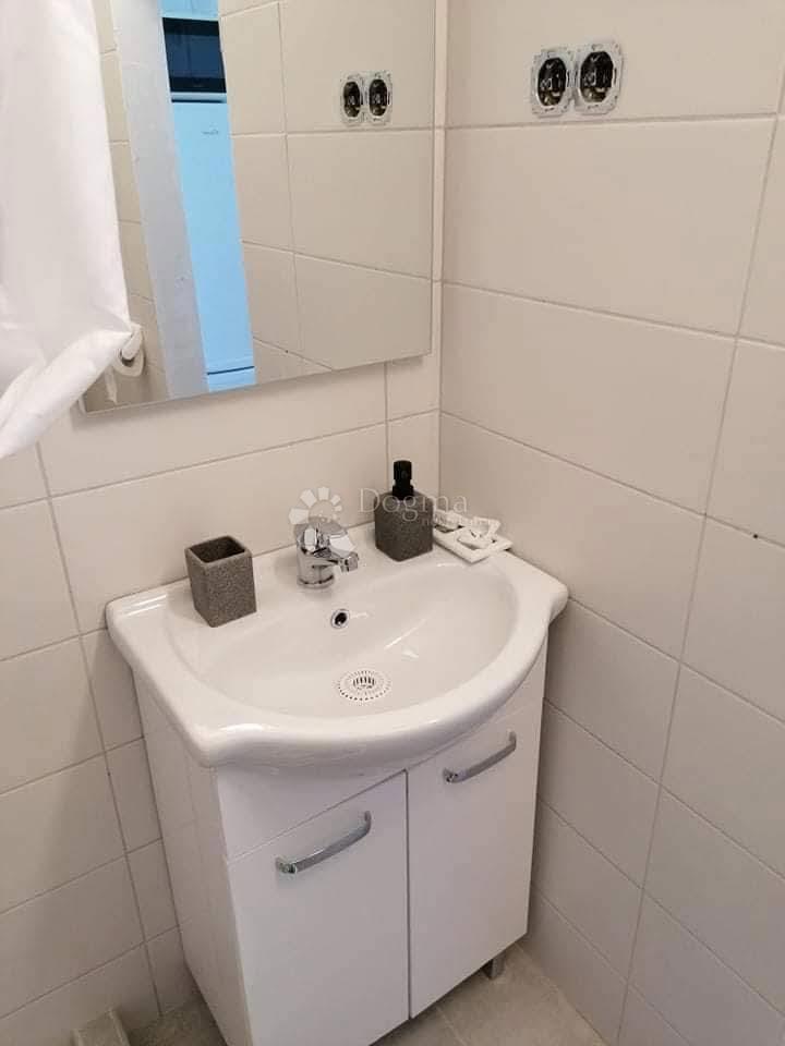 HIŠA NA PRODAJ OTOK VIR