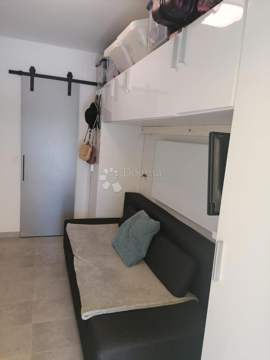 HIŠA NA PRODAJ OTOK VIR