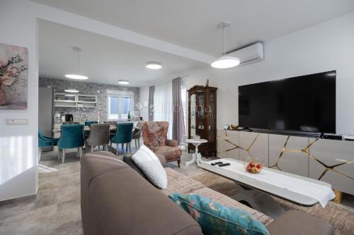 Hiša Sukošan, 160m2