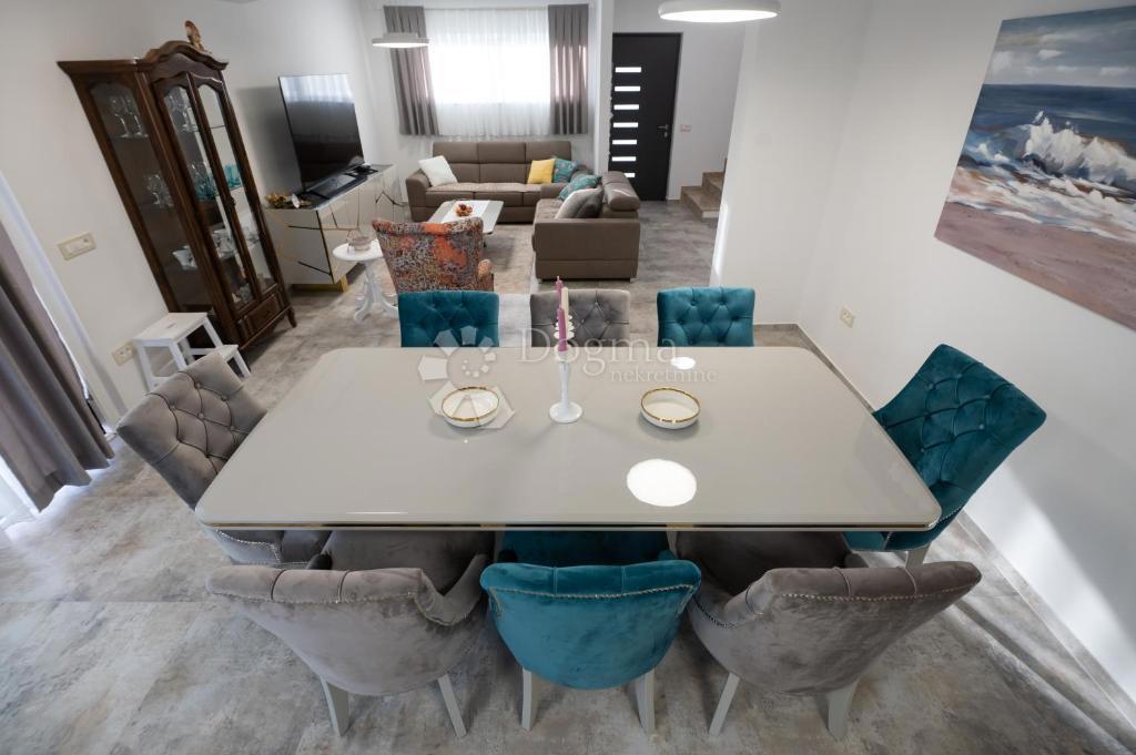 Hiša Sukošan, 160m2