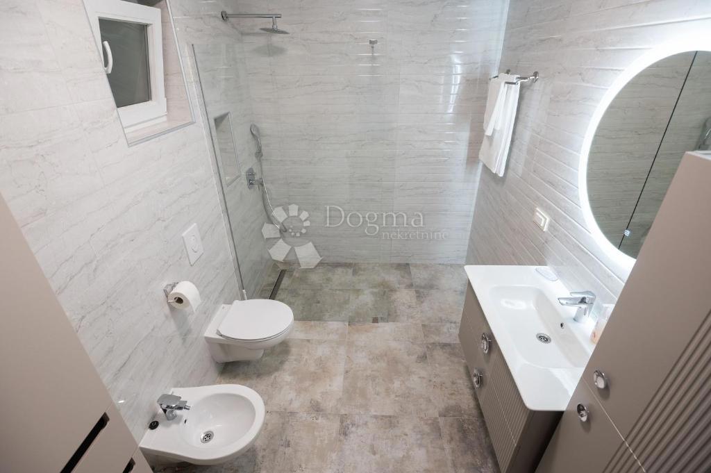 Hiša Sukošan, 160m2