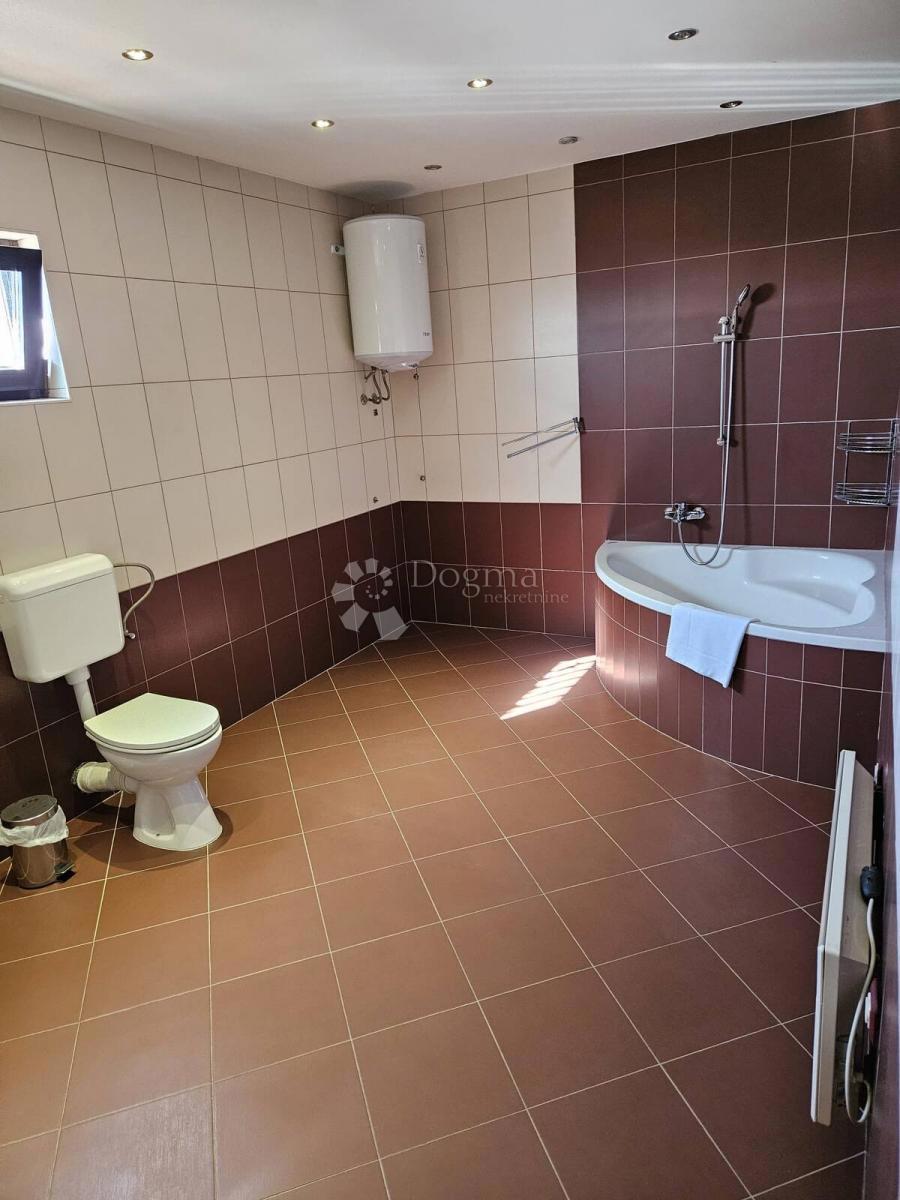 Hiša Ploča, Zadar, 350m2