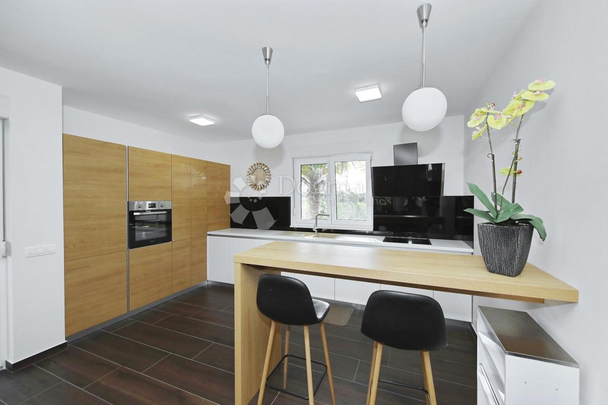 Hiša Zaton, Nin, 603m2