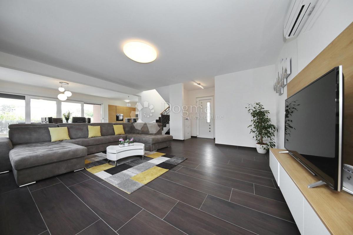 Hiša Zaton, Nin, 603m2