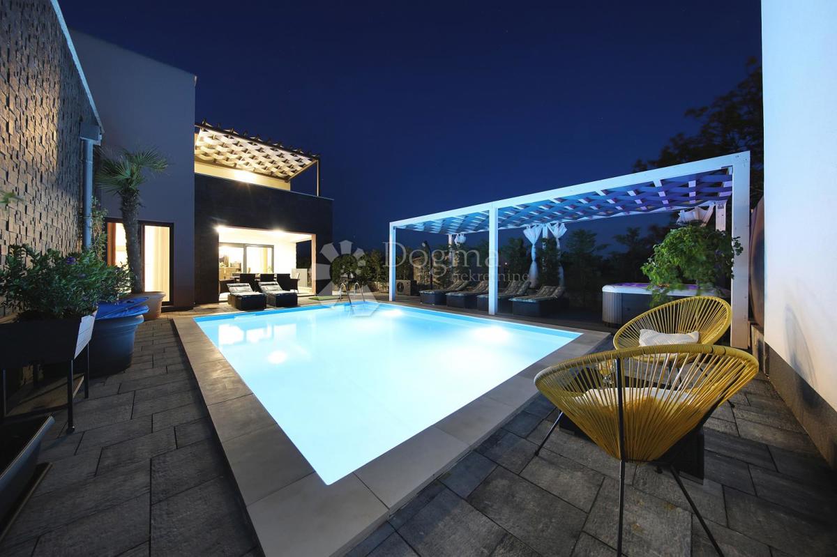 Hiša Zaton, Nin, 603m2