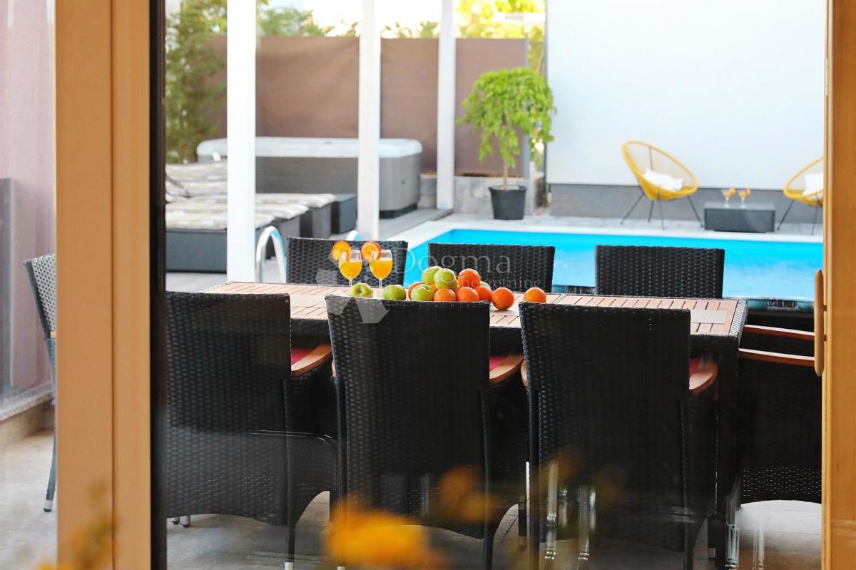 Hiša Zaton, Nin, 603m2