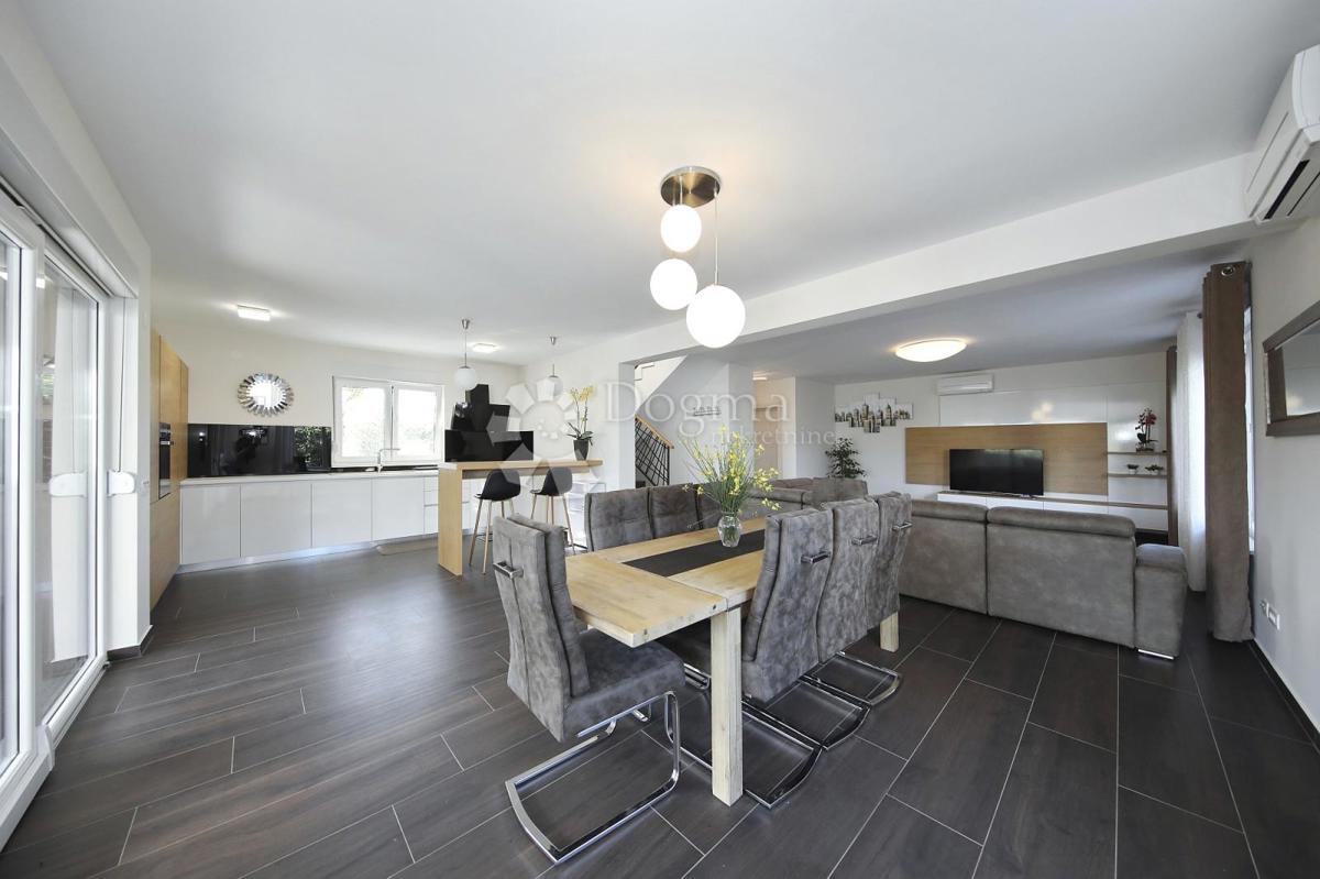 Hiša Zaton, Nin, 603m2