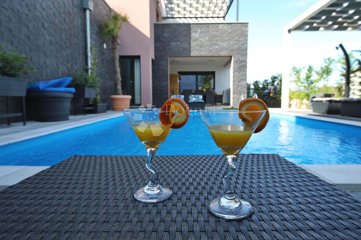 Hiša Zaton, Nin, 603m2