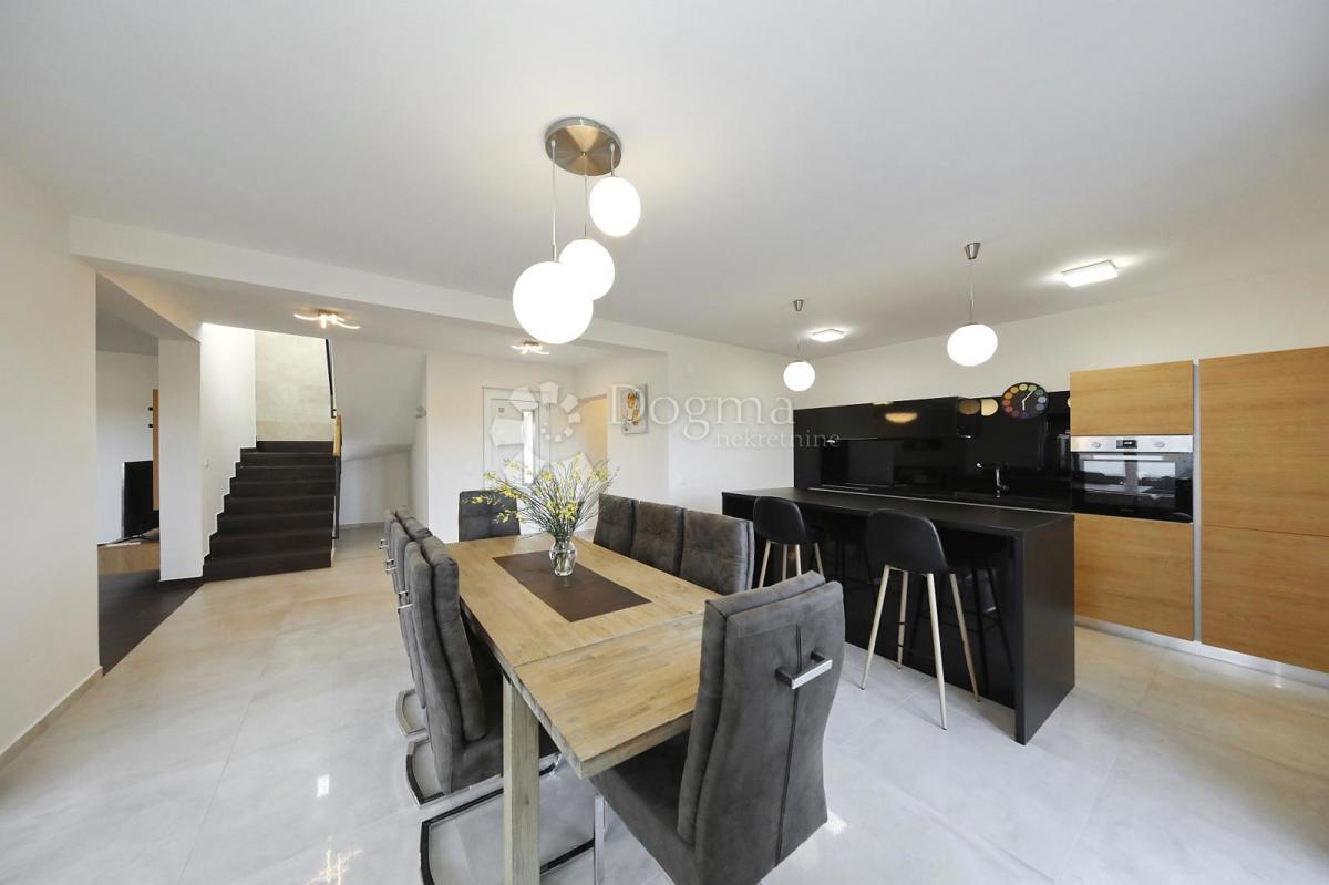 Hiša Zaton, Nin, 603m2