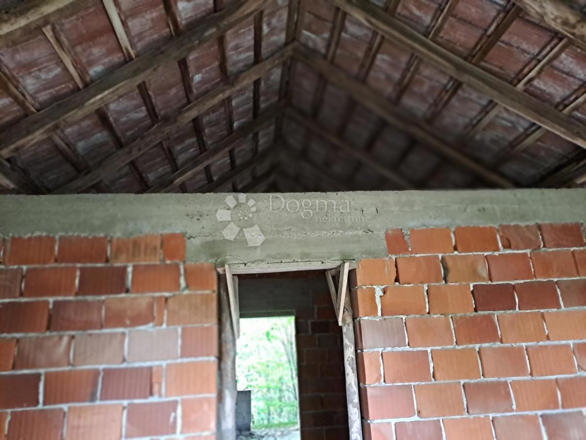 Hiša Pješčanica, Gvozd, 200m2