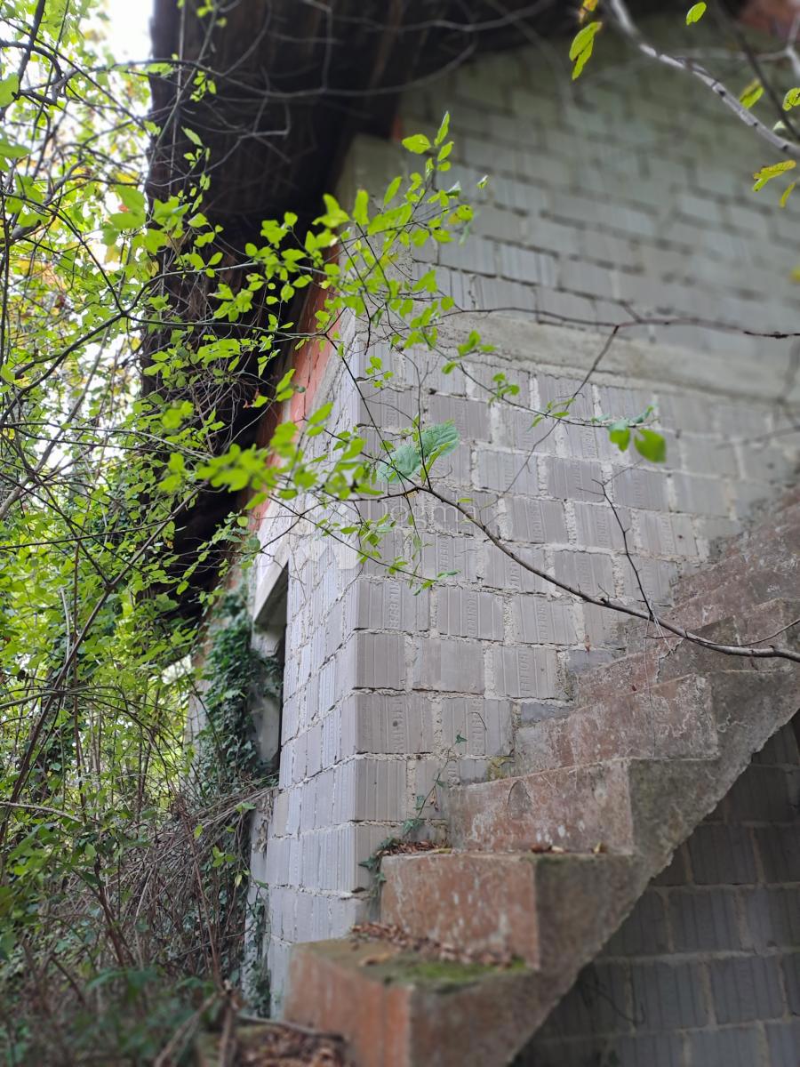 Hiša Pješčanica, Gvozd, 200m2