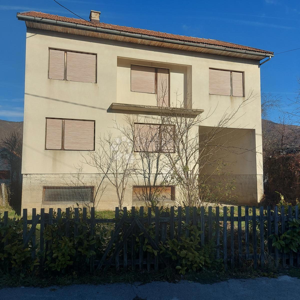 Hiša Donji Lapac, 160m2