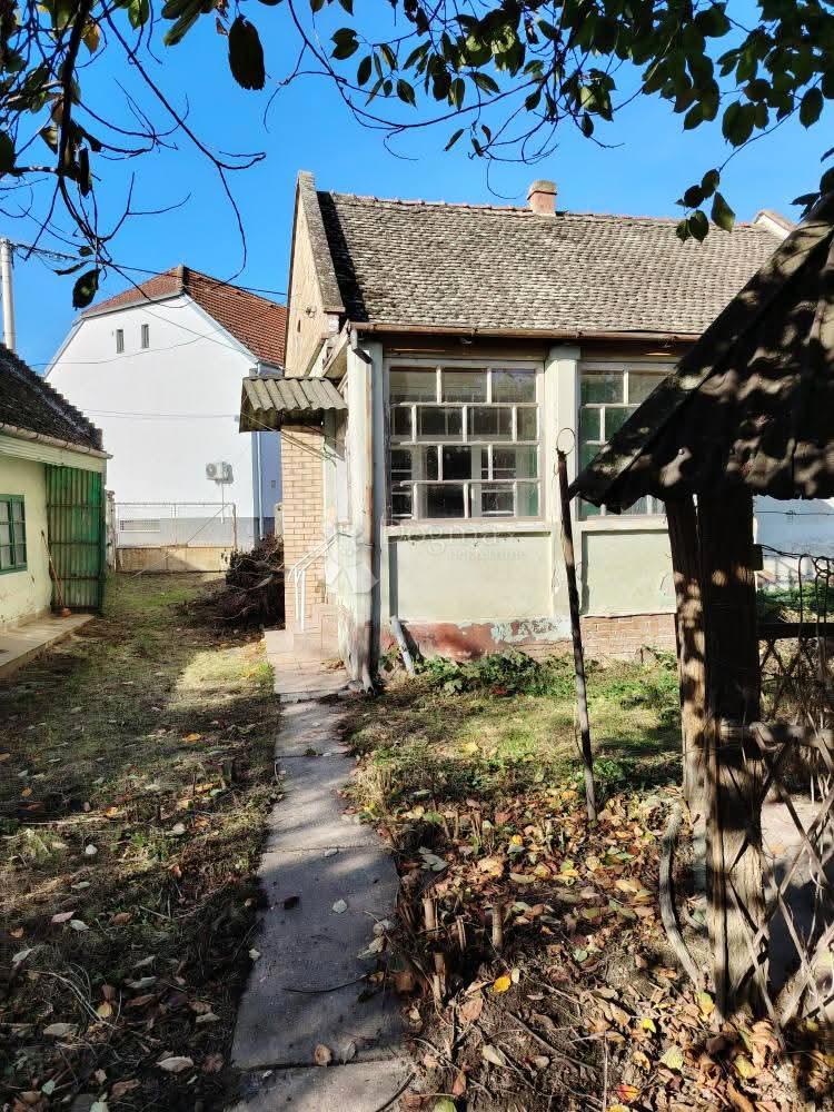 Hiša Kneževi Vinogradi, 90m2