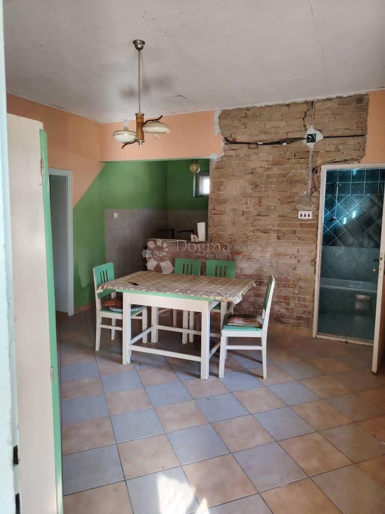 Hiša Kneževi Vinogradi, 90m2