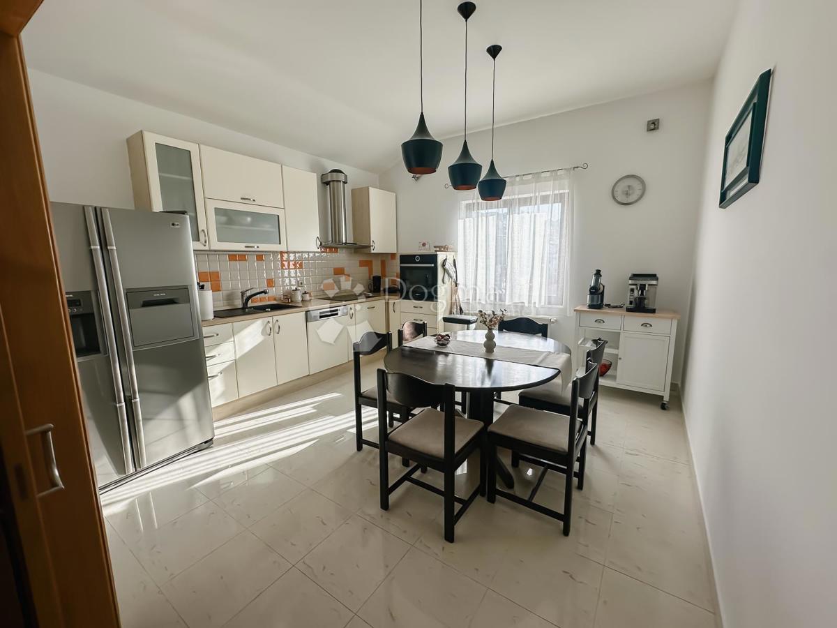 Stanovanje Crnica, Šibenik, 251,93m2