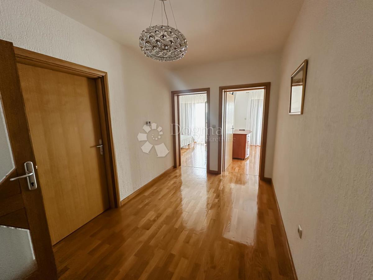 Stanovanje Crnica, Šibenik, 251,93m2