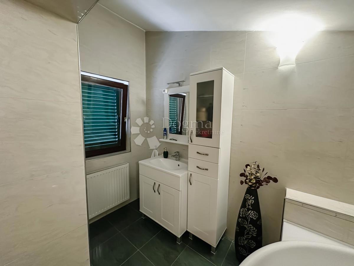 Stanovanje Crnica, Šibenik, 251,93m2