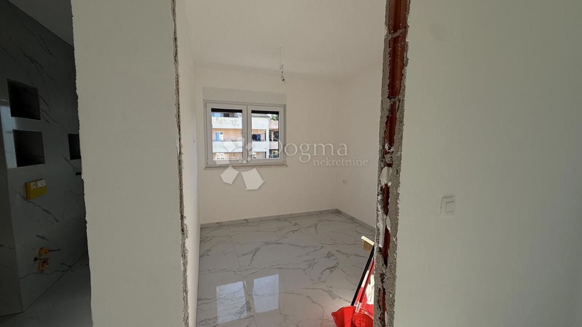 Stanovanje Okrug Gornji, Okrug, 100m2