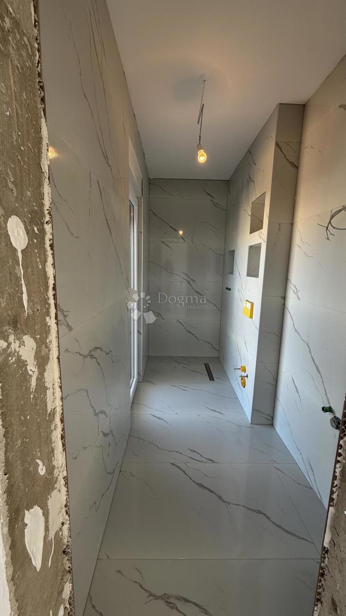 Stanovanje Okrug Gornji, Okrug, 100m2