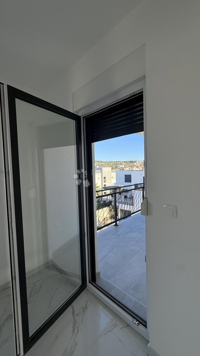 Stanovanje Okrug Gornji, Okrug, 100m2