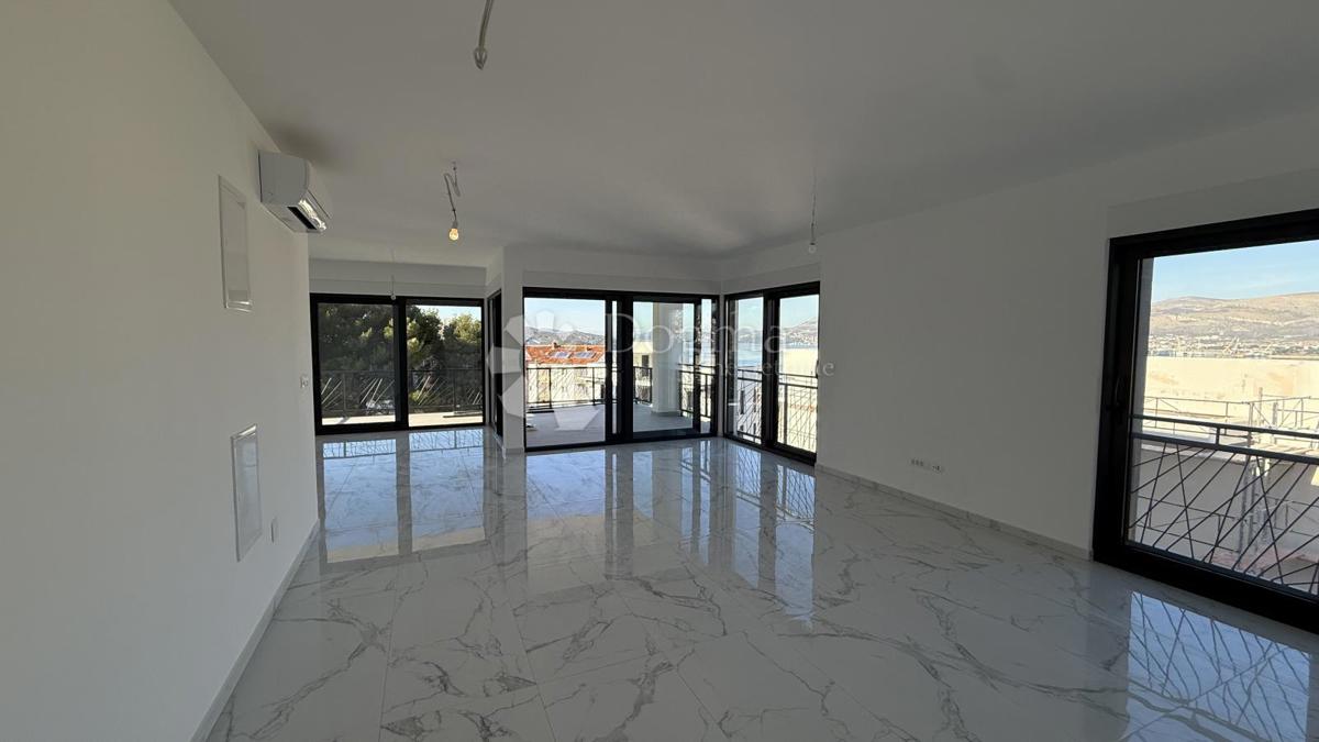 Stanovanje Okrug Gornji, Okrug, 100m2