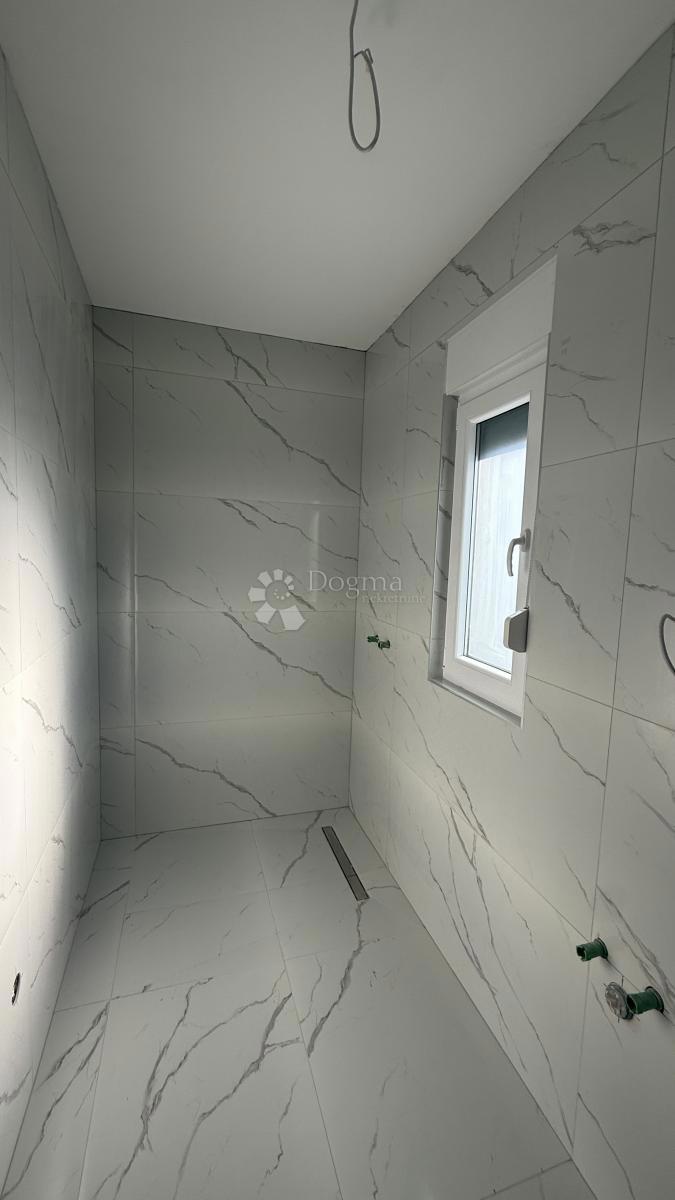 Stanovanje Okrug Gornji, Okrug, 100m2