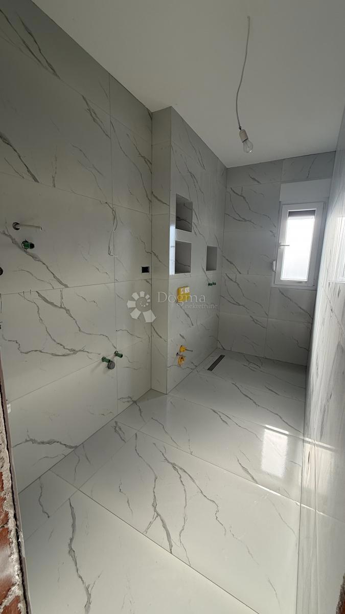 Stanovanje Okrug Gornji, Okrug, 100m2