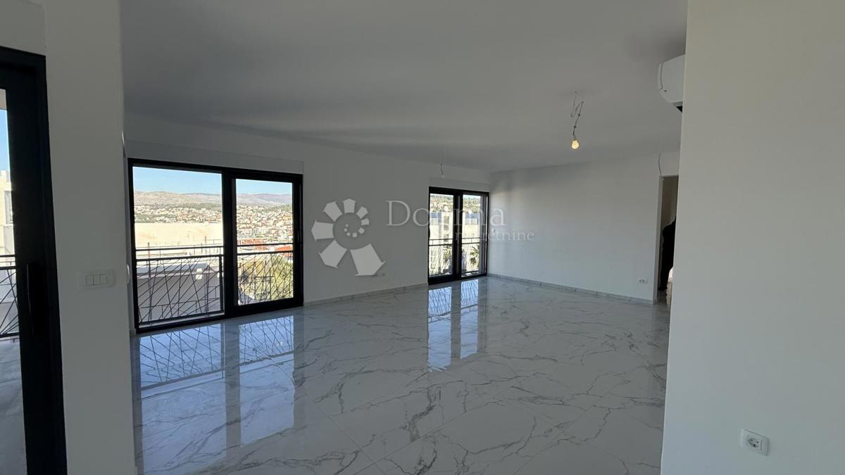 Stanovanje Okrug Gornji, Okrug, 100m2