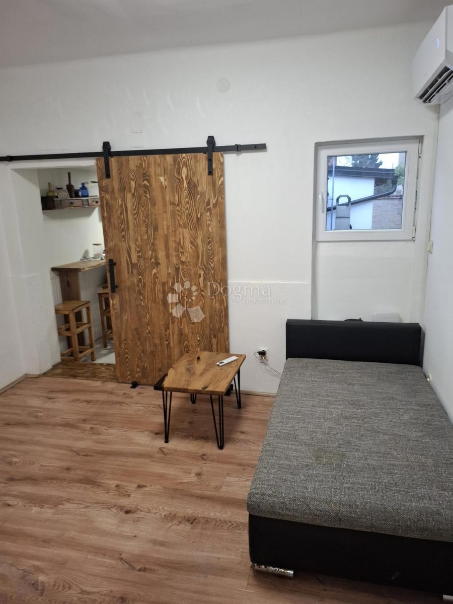 Hiša Retfala, Osijek, 90,40m2