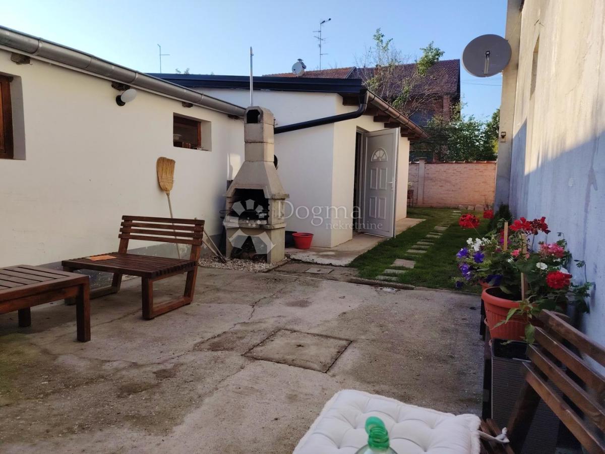 Hiša Retfala, Osijek, 90,40m2