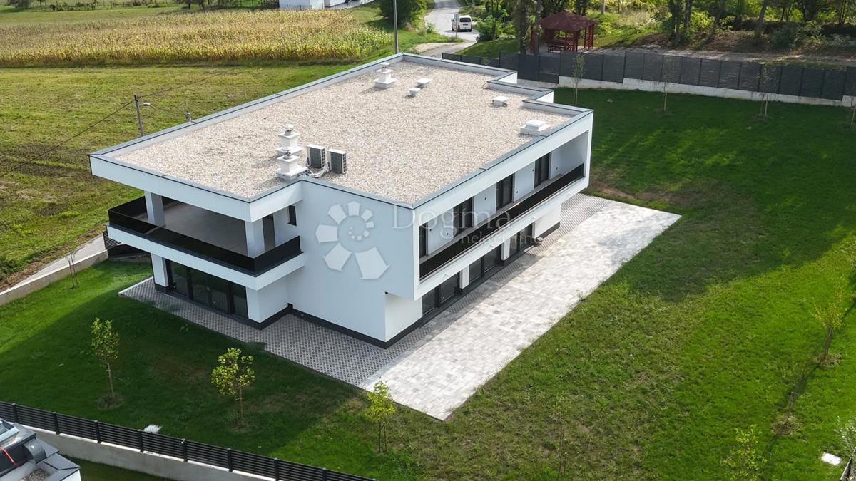 Hiša Donji Trpuci, Brezovica, 645m2