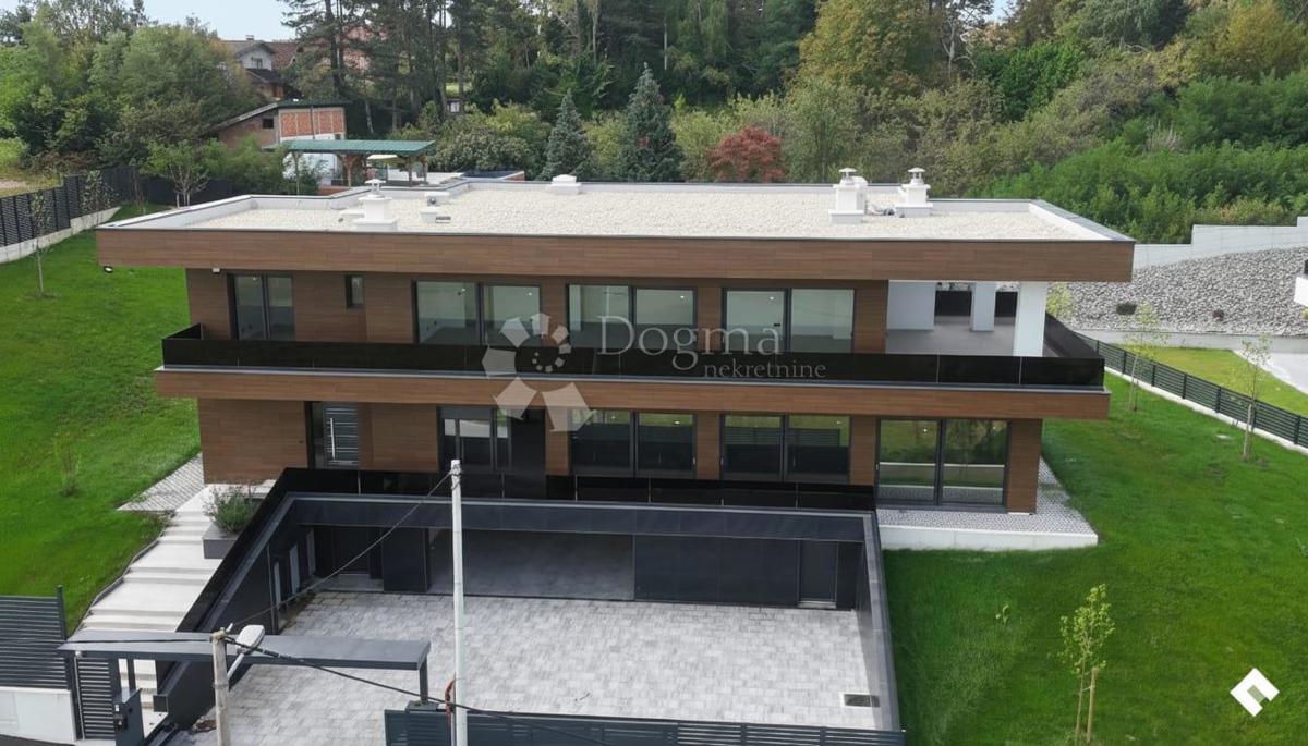 Hiša Donji Trpuci, Brezovica, 645m2