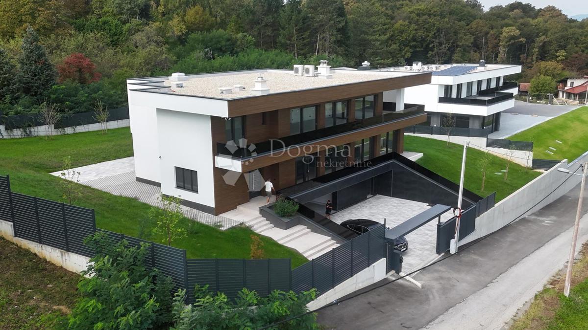 Hiša Donji Trpuci, Brezovica, 645m2