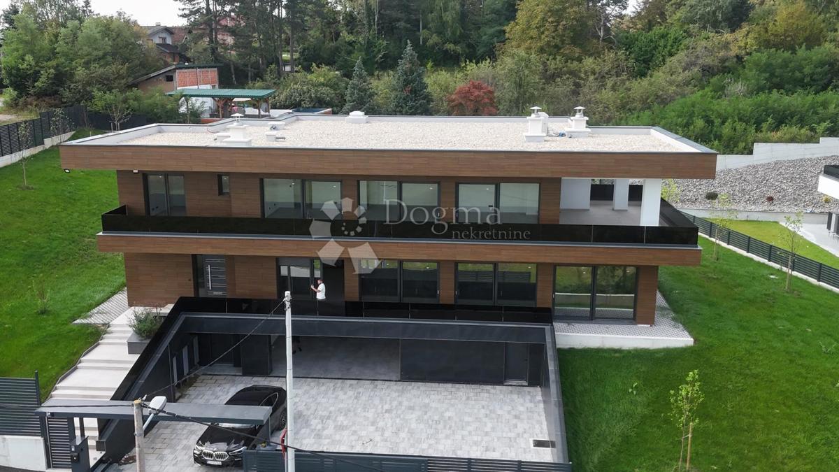 Hiša Donji Trpuci, Brezovica, 645m2