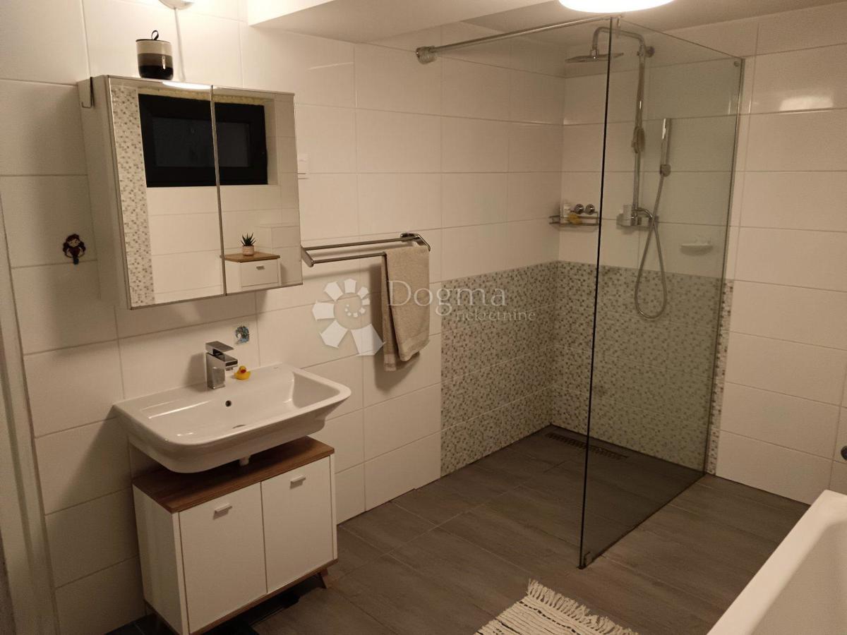 Hiša Sajmište, Vukovar, 224m2